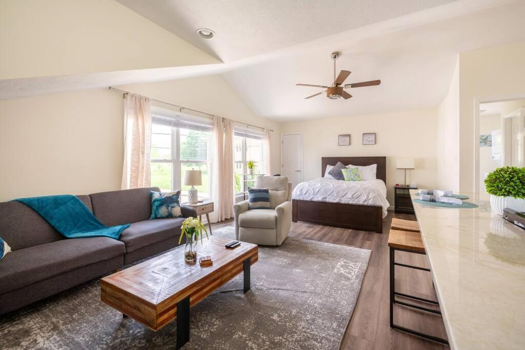 Studio Suite 5 Minutes To Downtown Indianapolis Exterior foto